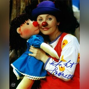 Alyson Court The Big Comfy Couch Autographed 8x10